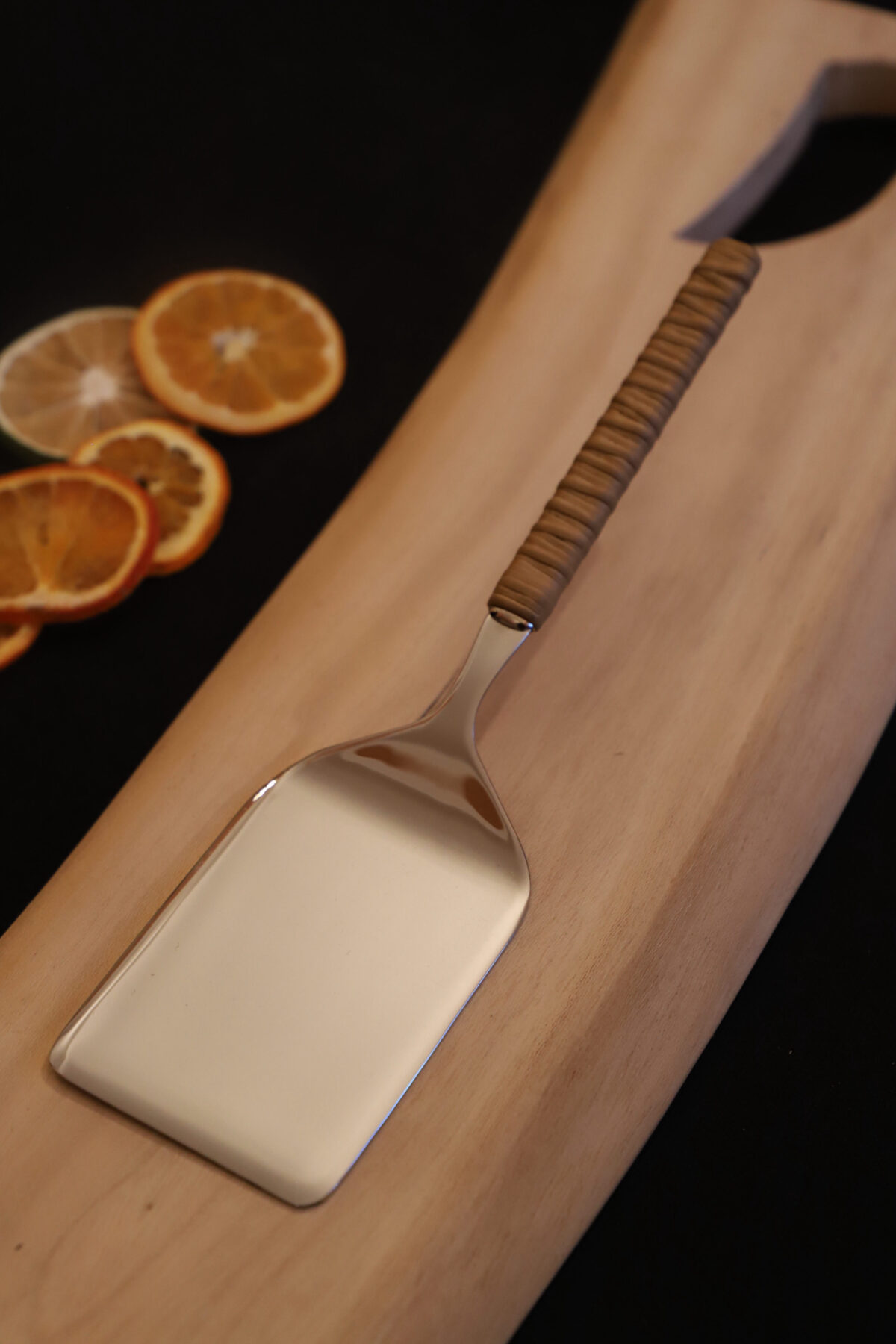 Pala de servir lasaña beige