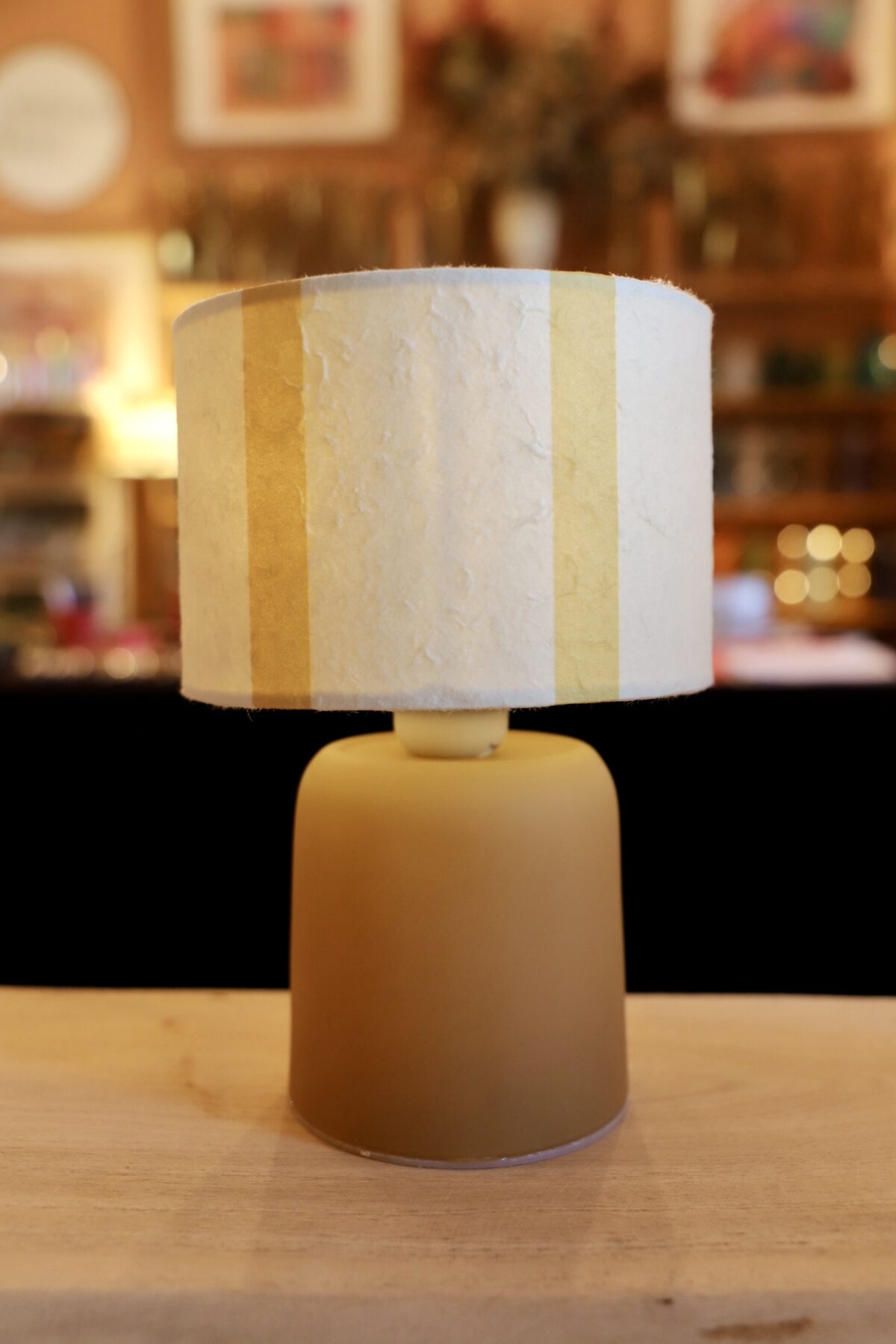 Lamparita inalámbrica mostaza